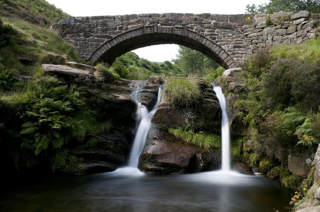 The Snake Pass Inn Эдейл Экстерьер фото